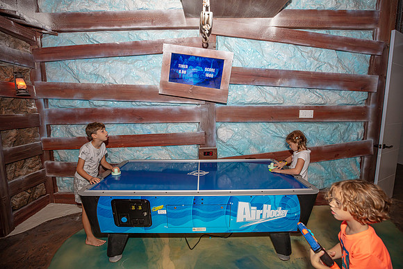 20220923-Reunion-Vacation-Home-5044m-gameroom