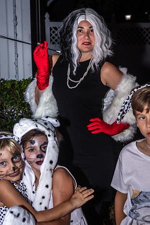 Cruella-Dalmatians-Jeater-Bend-8347