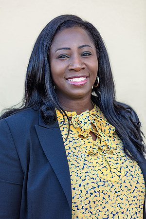 20250110-Angie-Borders-Headshot-8037_