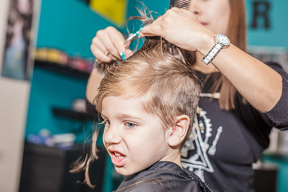 HairCut_Toni-Michaels-Salon-Joshua-6124