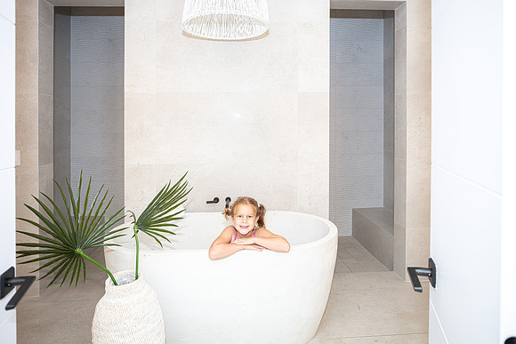 20220923-Reunion-Vacation-Home-4686m-interior-bathroom-
