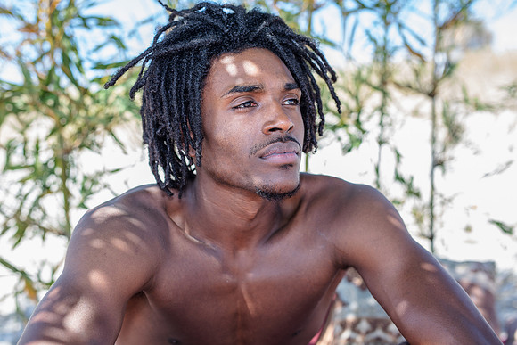 Beach-editorial-power-shoot-Tajii-9797-