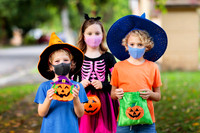Halloween-trick-or-treat-002--