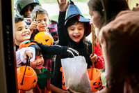 Halloween-trick-or-treat-003