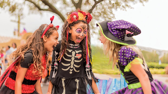 Halloween-trick-or-treat-004-