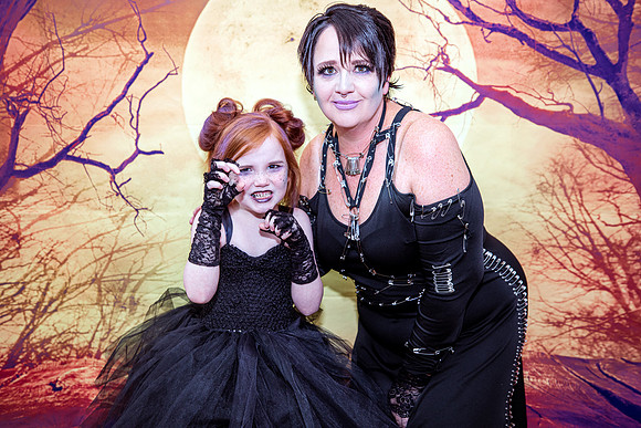 20221029-Piano-Masquerade-Concert-Bobby-Sedwick-6096_Winry&Bobbie