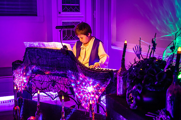 20221029-Piano-Masquerade-Concert-Bobby-Sedwick-6228