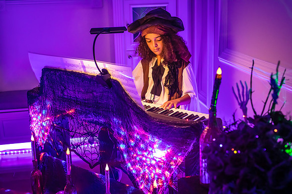 20221029-Piano-Masquerade-Concert-Bobby-Sedwick-6264-