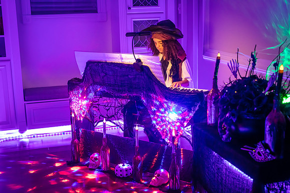 20221029-Piano-Masquerade-Concert-Bobby-Sedwick-6265