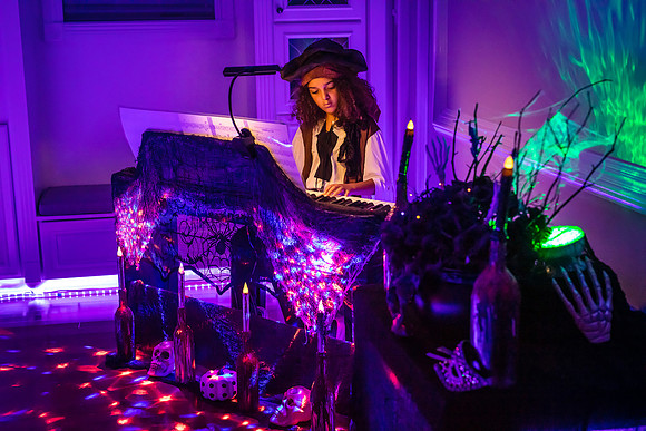 20221029-Piano-Masquerade-Concert-Bobby-Sedwick-6268