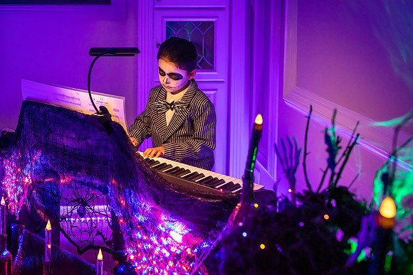 20221029-Piano-Masquerade-Concert-Bobby-Sedwick-6280-