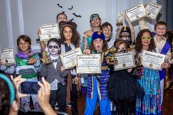20221029-Piano-Masquerade-Concert-Bobby-Sedwick-6368-