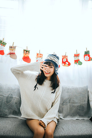 Christmas-anthony-tran-IbsD4YLvaNY
