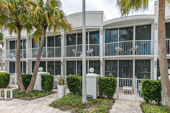 20250621-Renaissance-Orlando-Resort-Disney-Springs-3892