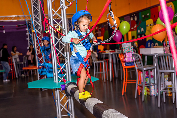Henry-7th-Birthday-Planet-Obstacle-2333E