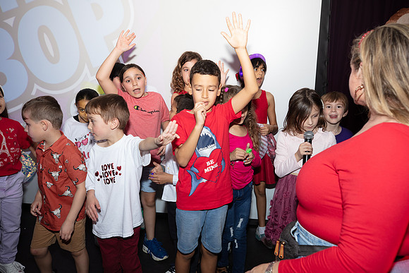 Valentines-Dance-Party-Fundraiser-IVES-2024-4564