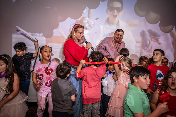 Valentines-Dance-Party-Fundraiser-IVES-2024-4591