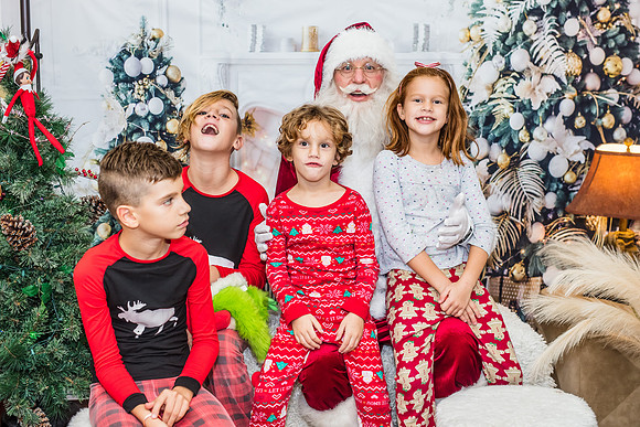 Christmas-session-Santa-Millers-7503-