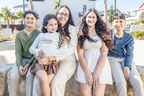 20241130-Elsbeth-Arce-Family-Session-Evermore-5136
