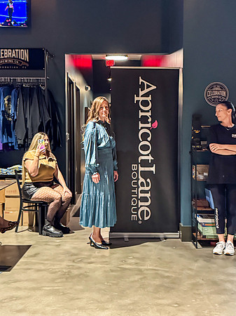 20241122-Runway-on-Tap-ApricotLane-Celebration-Brewing-4411-i