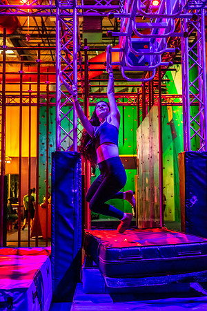 Planet-Obstacle-Adults-Night-0155