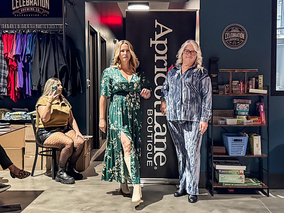 20241122-Runway-on-Tap-ApricotLane-Celebration-Brewing-4388-i