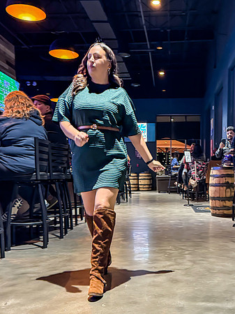 20241122-Runway-on-Tap-ApricotLane-Celebration-Brewing-4437-i