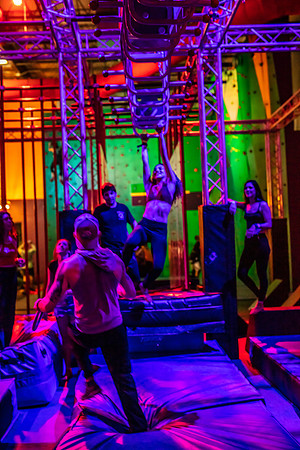 Planet-Obstacle-Adults-Night-0147