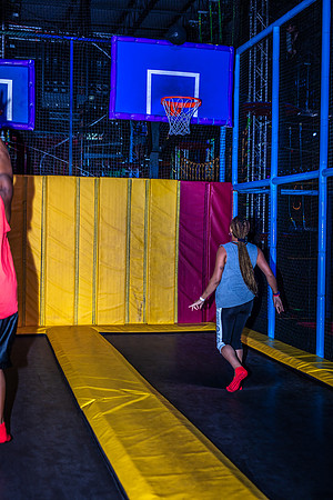 Planet-Obstacle-Adults-Night-0029