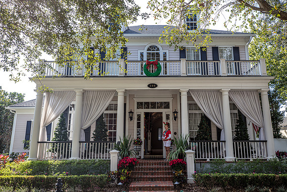 Celebration-Holiday-Home-Tour-2022_Stop1-506-Longmeadows-St-7007-