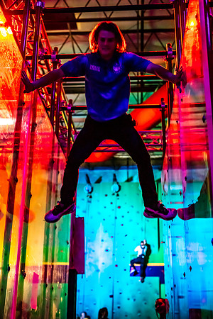 Planet-Obstacle-Adults-Night-0167