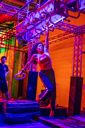 Planet-Obstacle-Adults-Night-0160