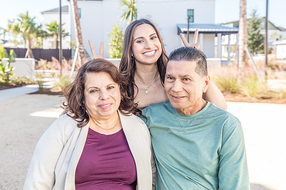 20241130-Elsbeth-Arce-Family-Session-Evermore-5078