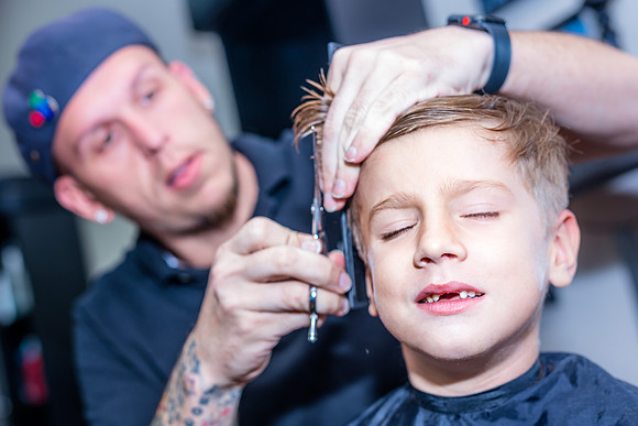 Hair-Cut-Toni-Michaels-Salon-0094H