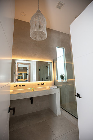 20220923-Reunion-Vacation-Home-4586interior-bathroom