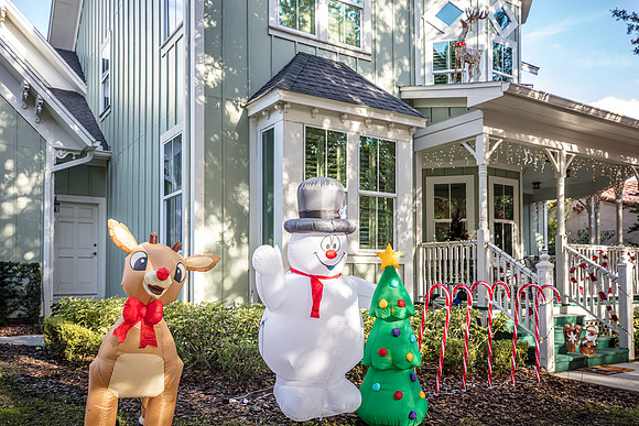 Celebration-Holiday-Home-Tour-2022_Stop4-515-Longmeadows-St-6752