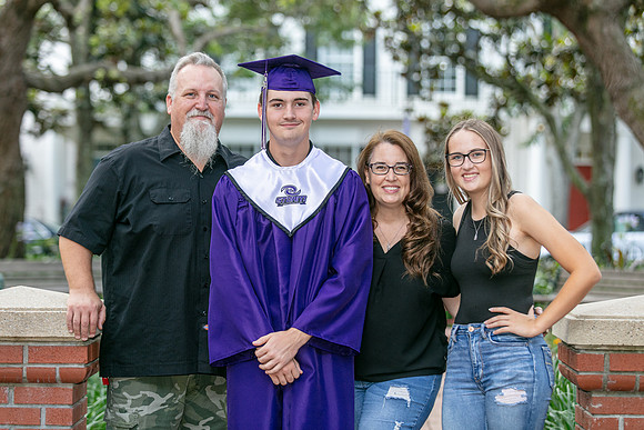 20250503-Senior-Session-Cal-Dar-9850-