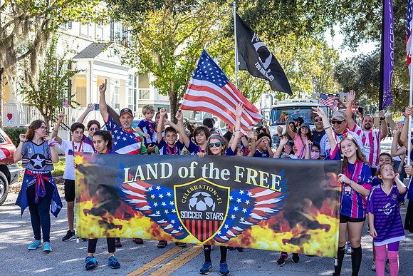 Celebration-Veterans-Day-Parade_9418