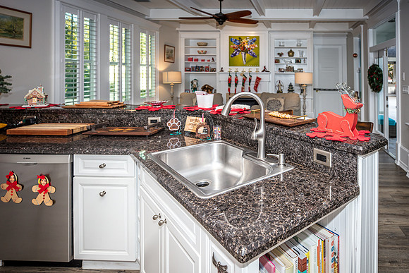Celebration-Holiday-Home-Tour-2022_Stop4-515-Longmeadows-St-6810