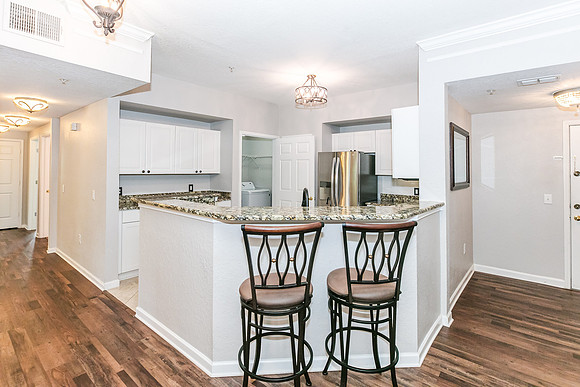 20250726-Condo-211-Longview-Ave-Celebration-Ryan-Mondics-9349-