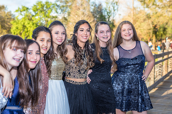 8th-grade-dance-party-2018-I-1477
