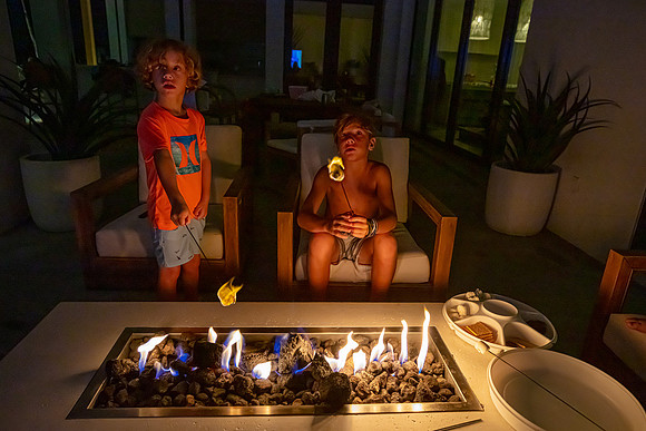20220923-Reunion-Vacation-Home-5055m-backyard-smores-