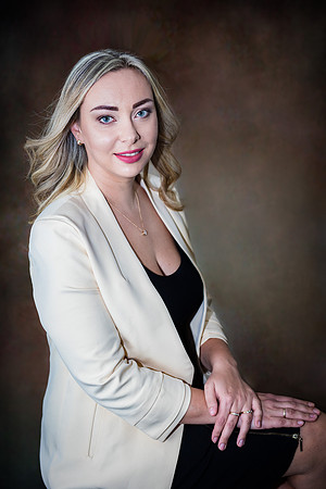 20220803-Headshot-Jane-3856edit-