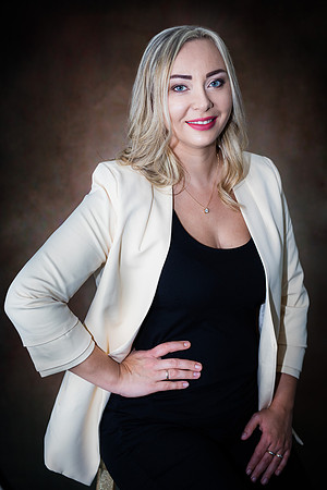 20220803-Headshot-Jane-3836edit-