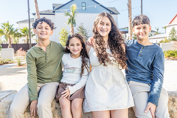 20241130-Elsbeth-Arce-Family-Session-Evermore-5141