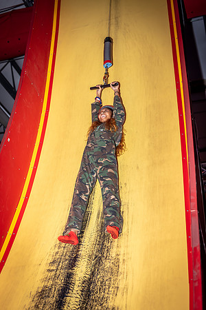 Planet-Obstacle-Adults-Night-0181