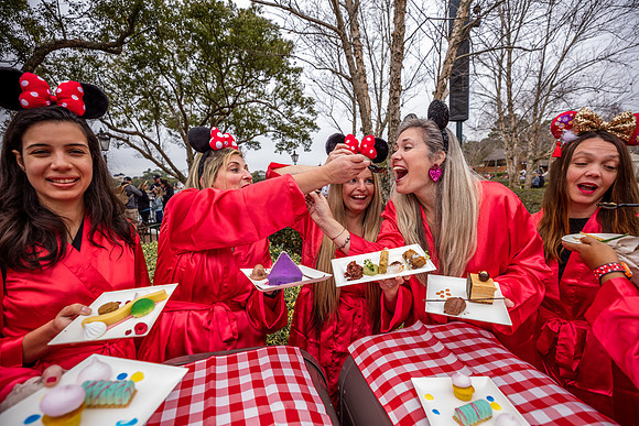 Valentine-Session-Momsies-Disney-Epcot-2022-0792