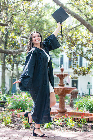 20250502-Lucinda-grad-session-9459-