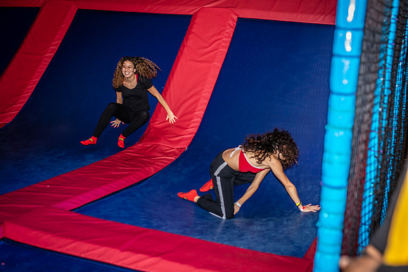 Planet-Obstacle-Adults-Night-0061