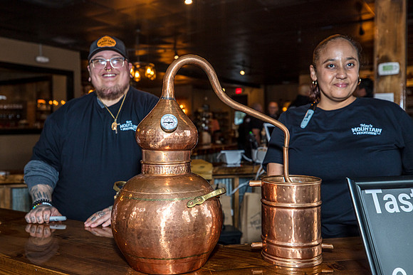 20250123-Maws-Mtn-Moonshine-Old-Town-Grand-Opening-8252